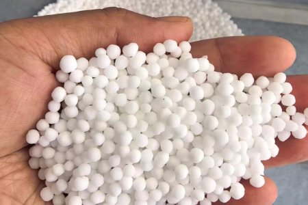 What are the reasons for China's reinstatement of the urea export guidance price?